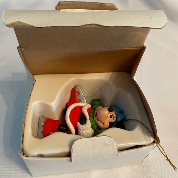 Vintage Walt Disney Christmas Ornament - Minnie Mouse - Picture 5 of 7